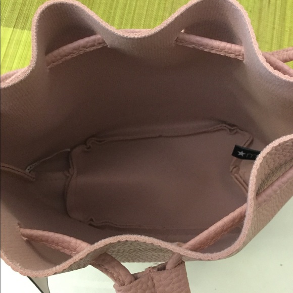 Small Macy's Bucket Bag NEW - Picture 3 of 4